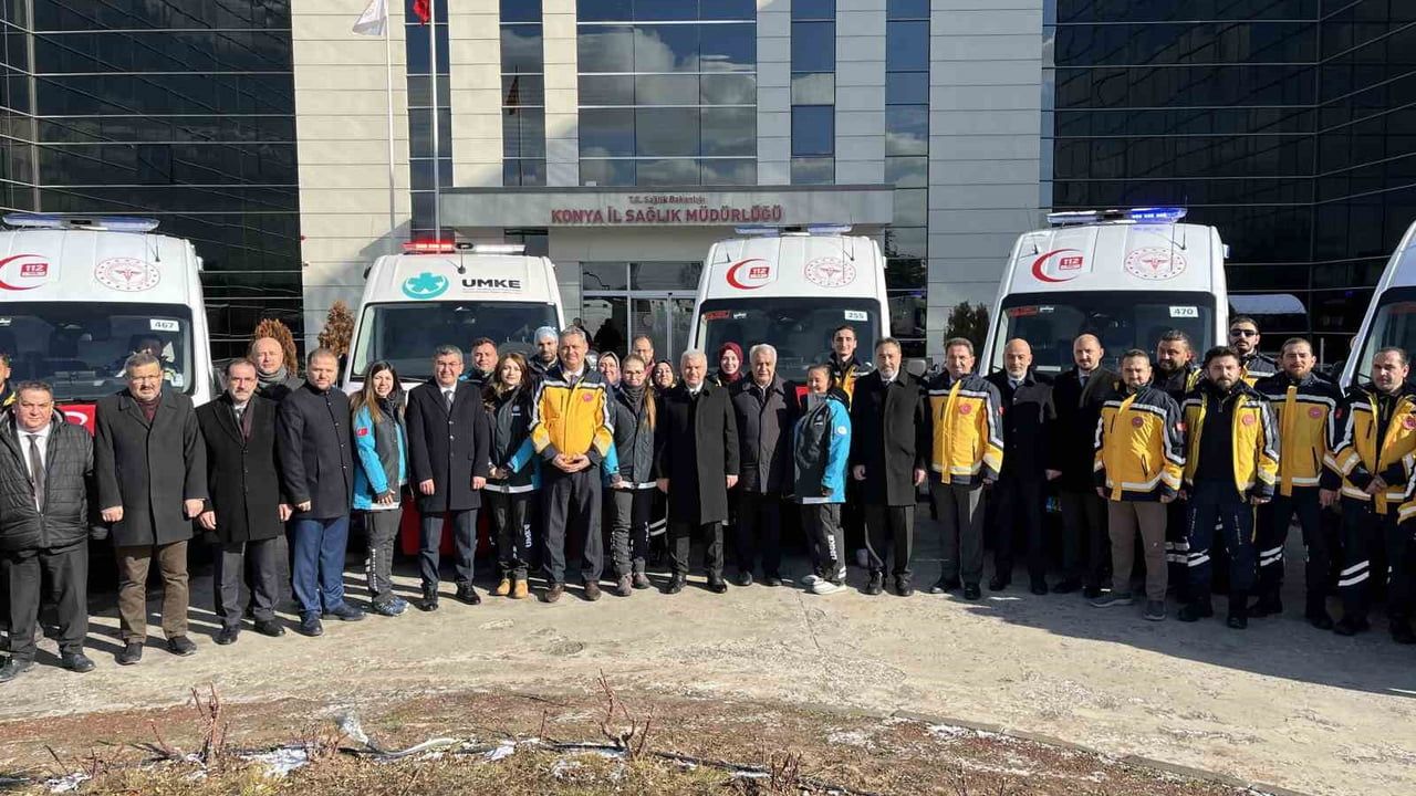 Konya 112 Acil Servis'e 13 Yeni Ambulans ve 1 UMKE Aracı Hizmete Girdi