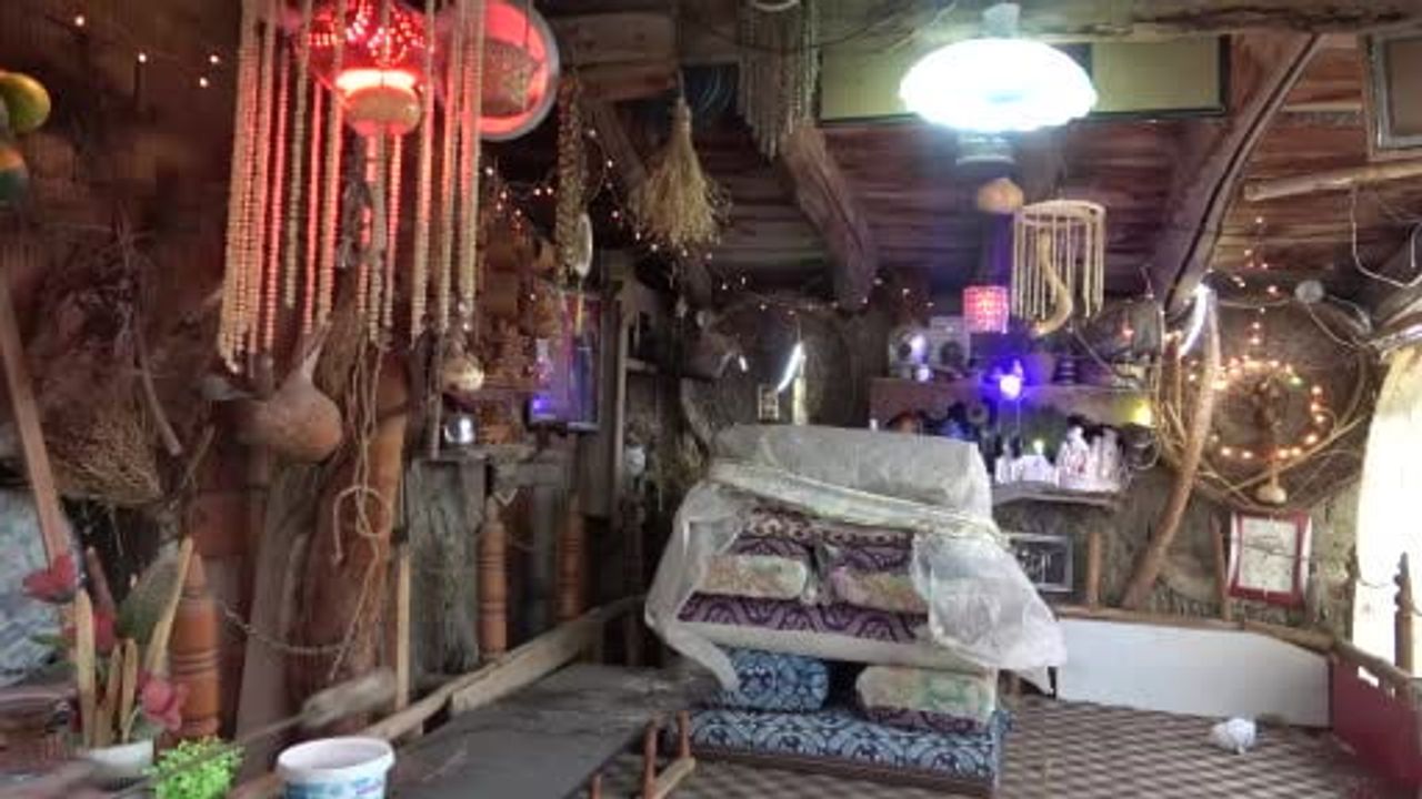 Konya'da 30 Yılda Bahçesini Müzeye Çevirdi