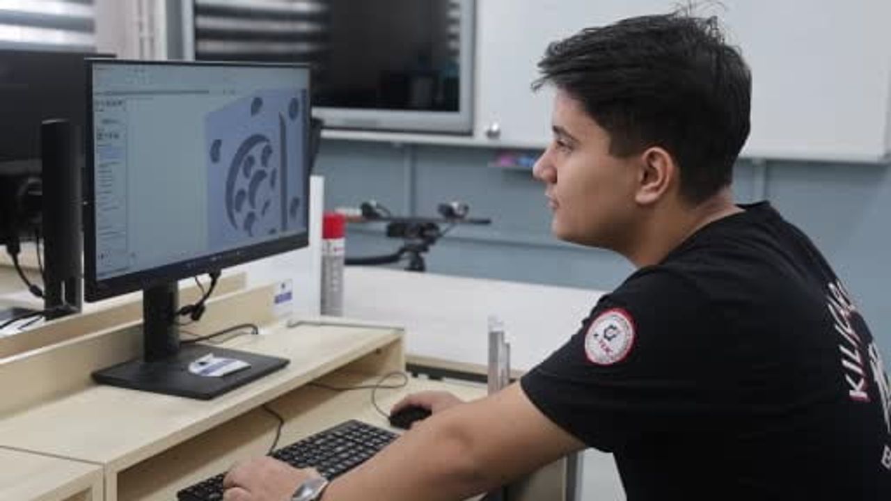 Konya'da Kılıçarslan Meslek Lisesi 'Fabrika' Gibi Çalıştı: 12 Milyon TL Ciro