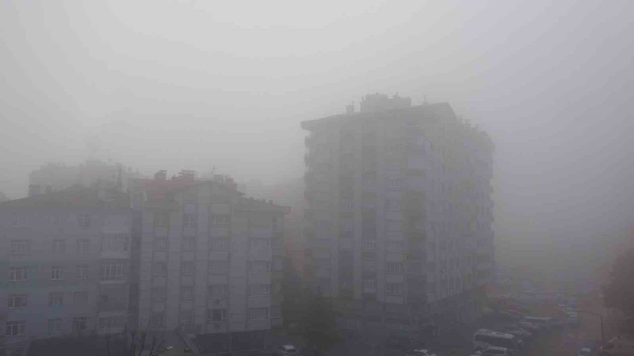Konya'da Yoğun Sis: Trafikte Kazalar ve Uçuş Aksamaları