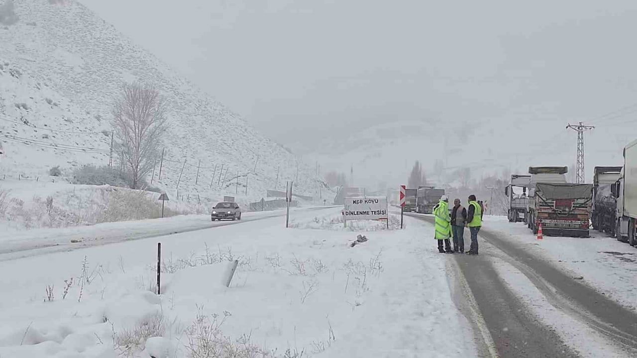 Kop Geçidi'nde Çığ: 14 Yıldır Tamamlanamayan Kop Tüneli Yine Gündemde