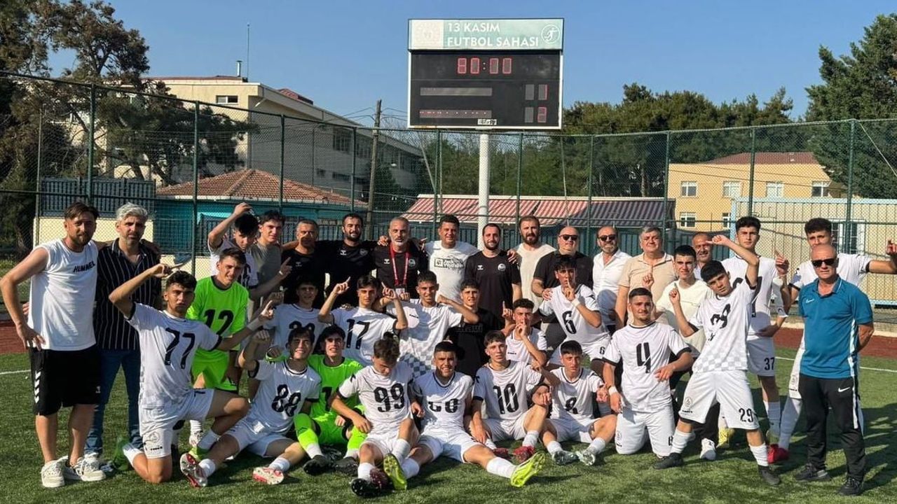 Körfez Belediyesi Futbol Okullarında 580 Öğrenci Eğitim Alıyor