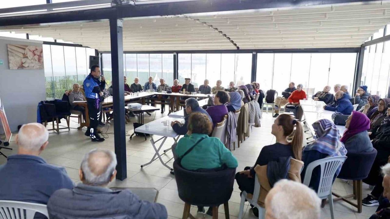 Körfez'de 60+ Aktif Yaşlanma Kulübü'nde Güvenlik Bilgilendirmesi