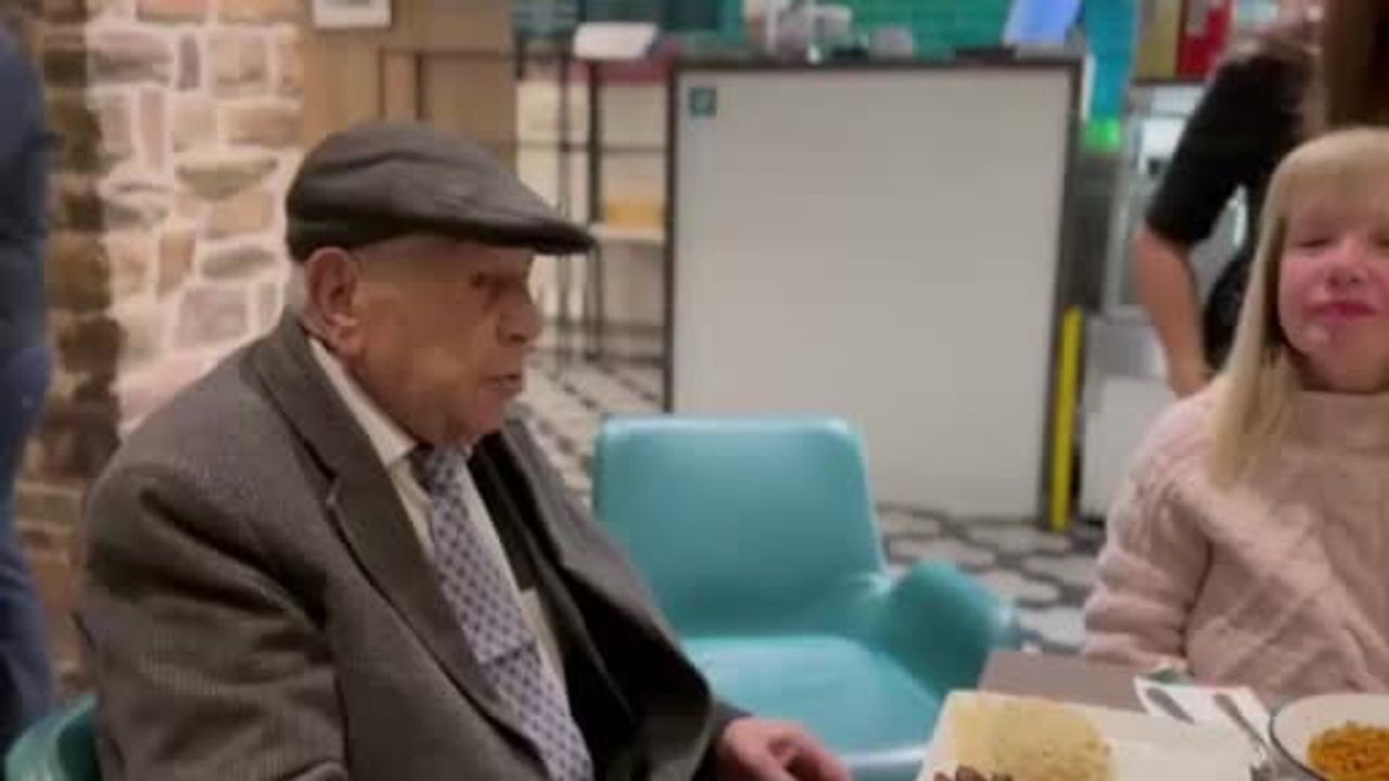 Kral Charles ve Kraliçe Camilla’dan 100 yaşındaki Derviş Tahir’e tebrik mektubu