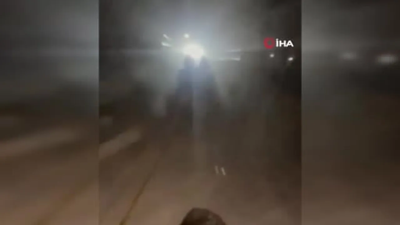 Kraljevo'da kızaktan düşen 16 ve 17 yaşındaki iki genç araç altında kaldı