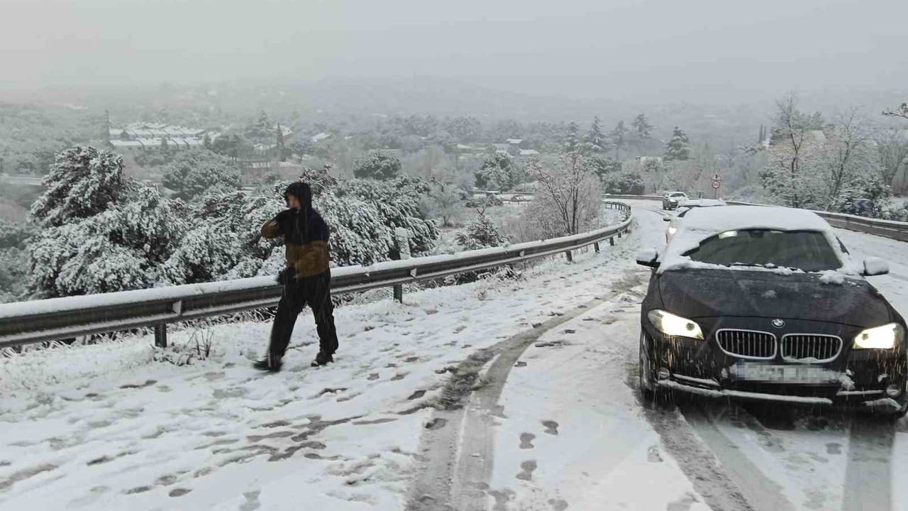 Kristin Fırtınası Portekiz’i Vurdu: En Az 5 Ölü, 850 Bin Elektriksiz