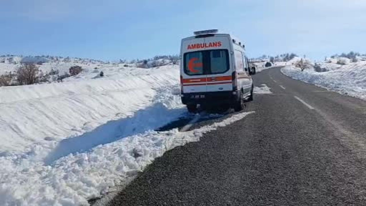 Kulp'ta Ambulans Arızası: Üç Gündür Yolda Bekliyor
