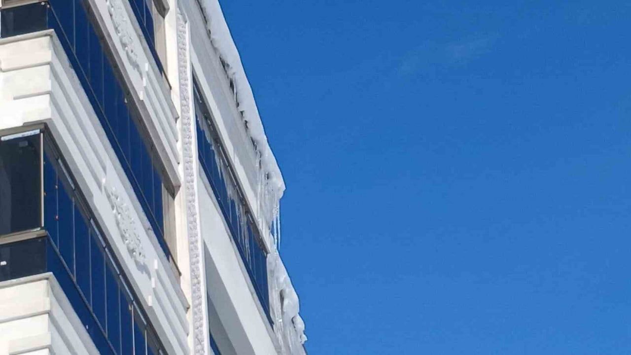 Kulp’ta Dondurucu Soğuk: Diyarbakır'da Sıcaklık Eksi 17 Derece, Yoğun Buzlanma