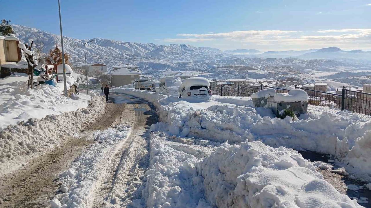 Kulp’ta Yoğun Karın Ardından Dondurucu Soğuk: Ulaşım ve Don Uyarısı