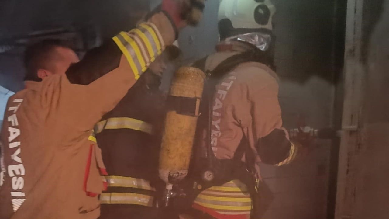 Kumlu'da Müstakil Ev Yangını İtfaiye Tarafından Kısa Sürede Söndürüldü