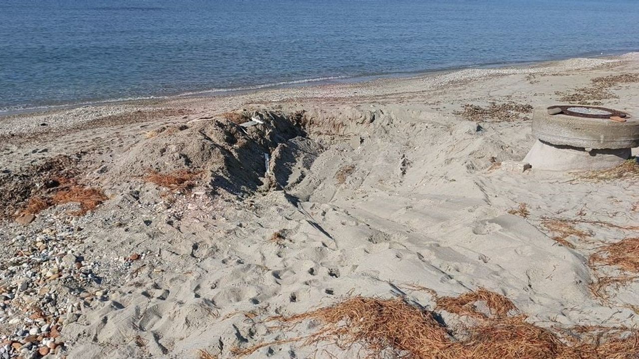 Kuşadası'nda Fırtına Kadı Kalesi'nde Kilise ve Mezarları Ortaya Çıkardı