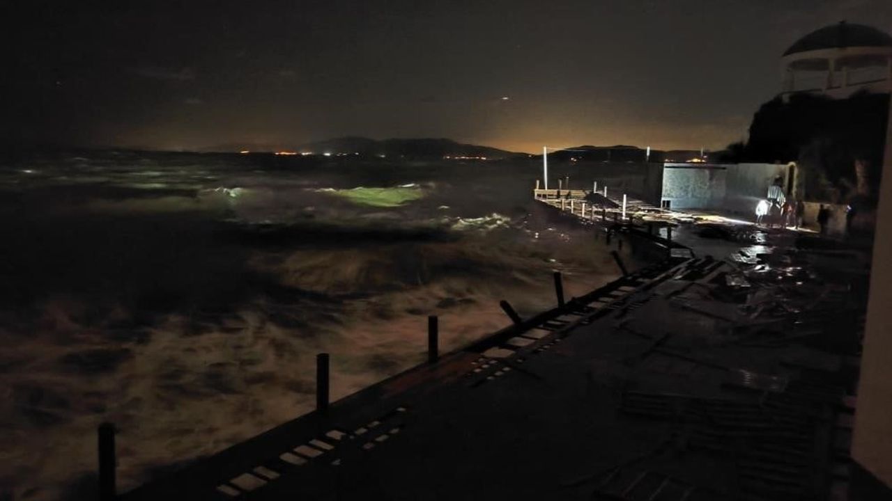 Kuşadası'nda iskele faciası: 1 işçi öldü, firma sahibi tutuklandı