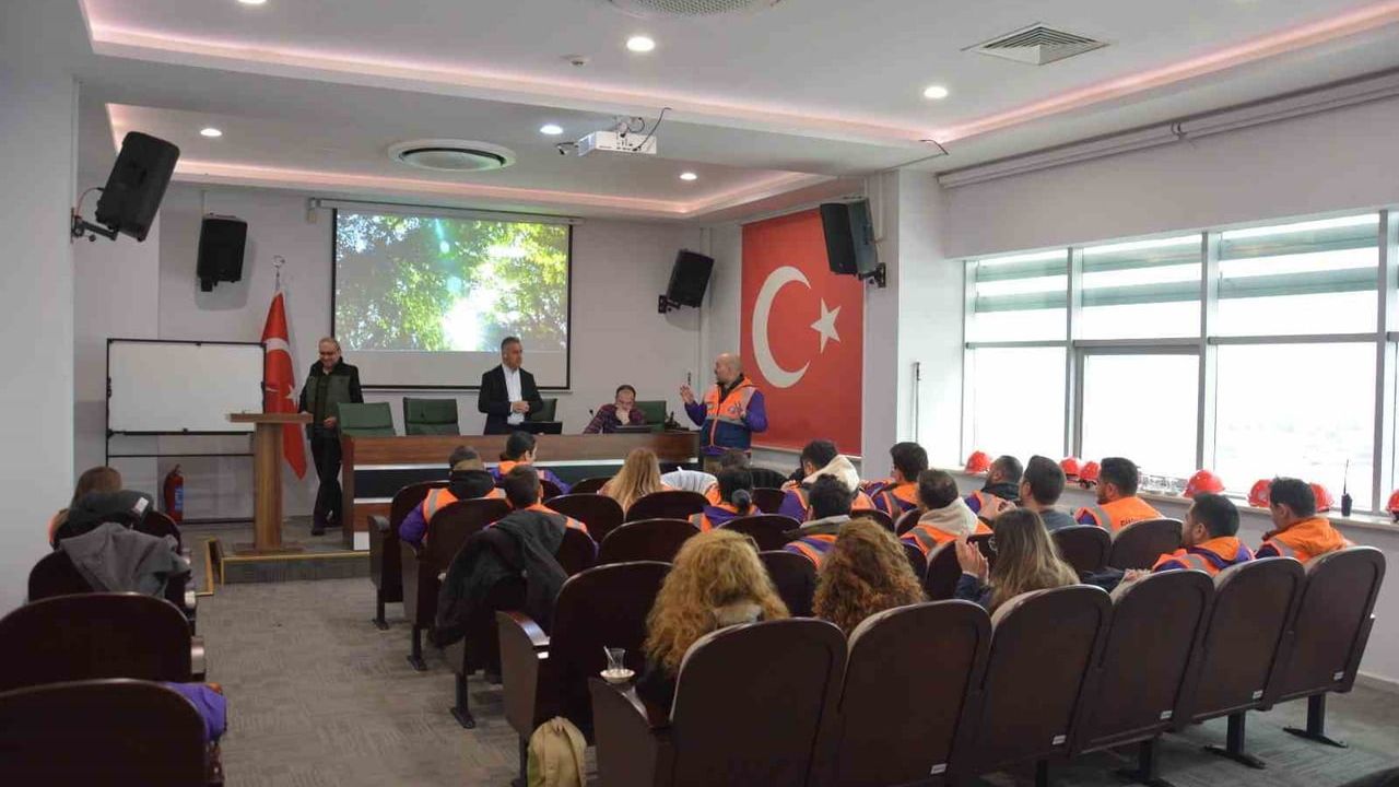 Kütahya'da Arama Kurtarma Gönüllülerine Orman Yangını Eğitimi