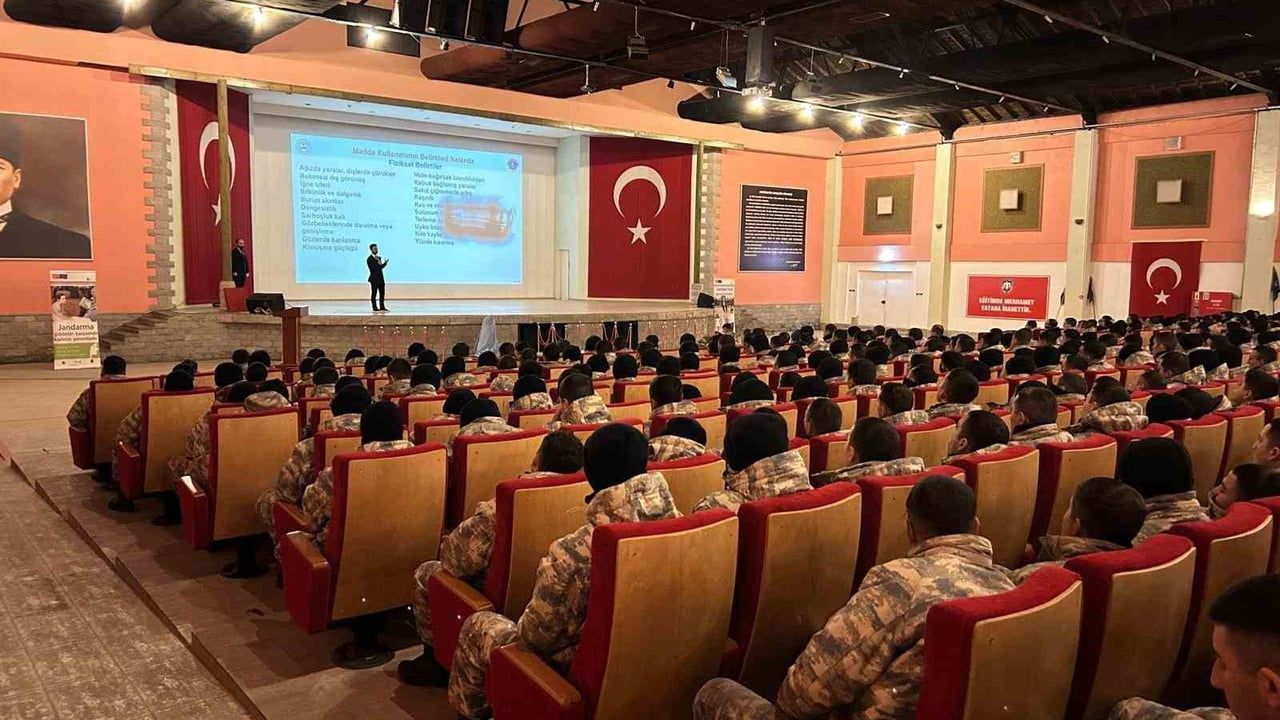 Kütahya'da Erbaş ve Erlere Yönelik Şiddet, Uyuşturucu ve Siber Farkındalık Eğitimi