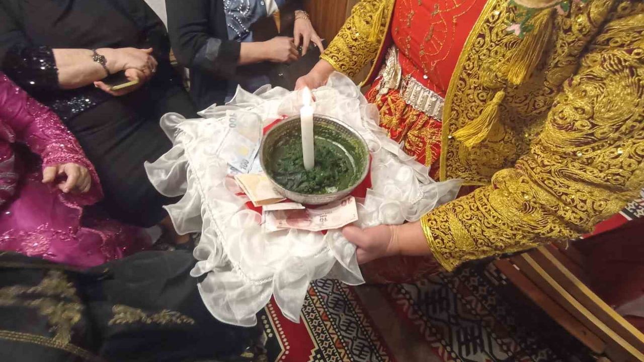 Kütahya'da 'Geleneksel Kütahya Kınası' Yüksek Kahve'de Yeniden Canlandı