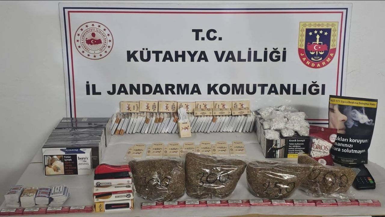 Kütahya'da Jandarmadan Kaçak Tütün Operasyonu: Binlerce Ürün Ele Geçirildi