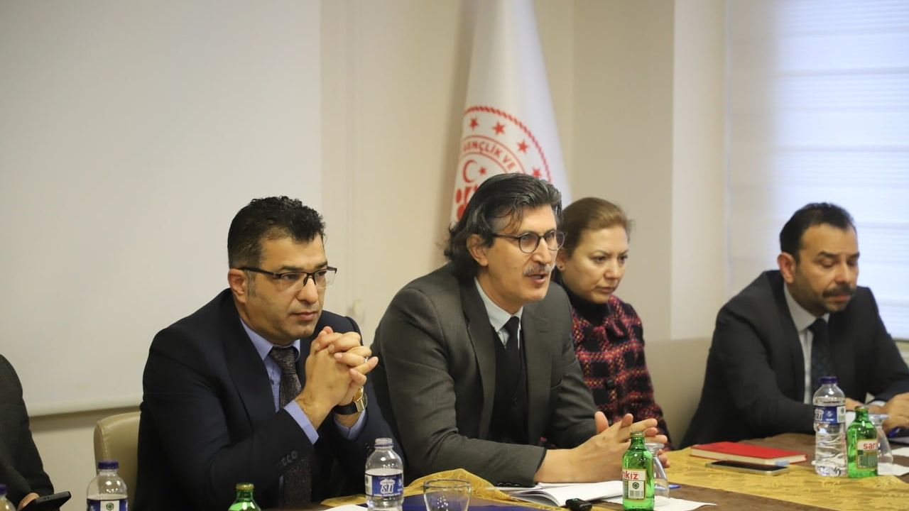 Kütahya'da KYK Yesevi Yurdu Toplantısı: Bülent Küçük 'Gençlere Daha Güçlü Hizmet'