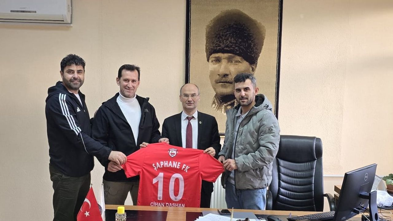 Kütahya'da Tarihi Spor İş Birliği: Şaphane ve Pazarlar Kız Futbolu İçin Birleşti