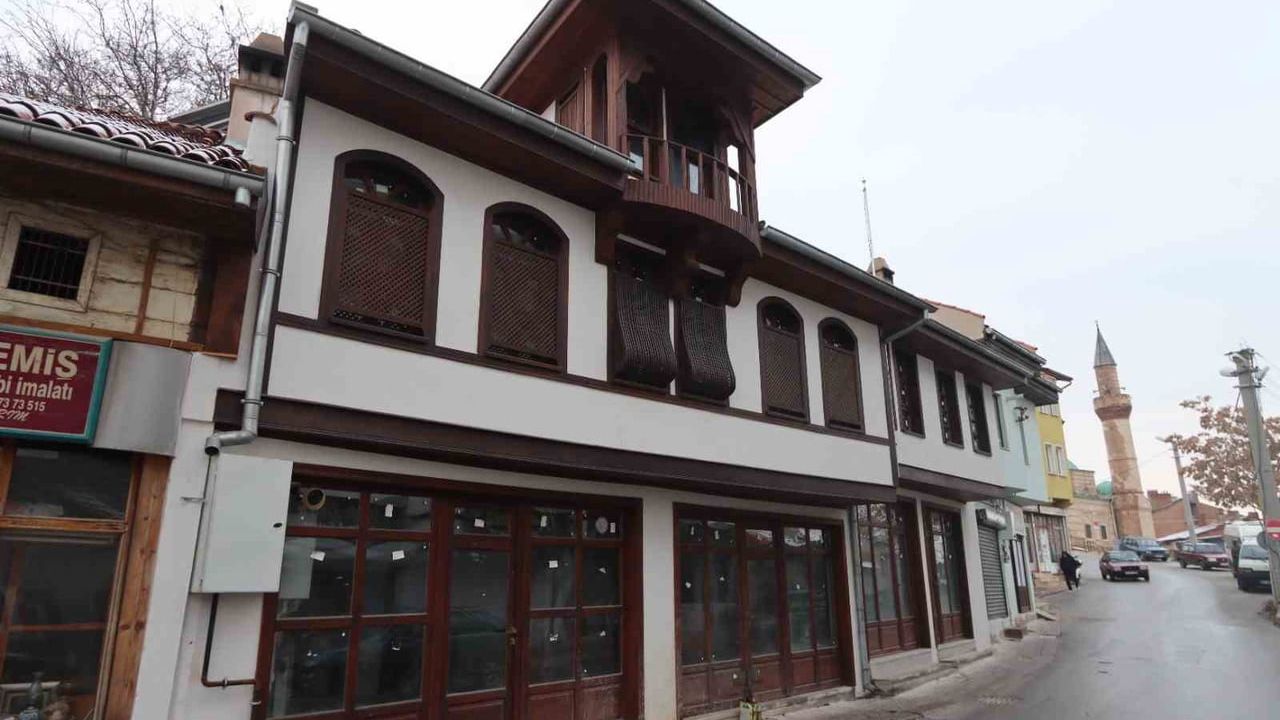 Kütahya'da Yeni Kültür Mekanları: Gençlik Merkezi ve Hisarlı Ahmet Evi