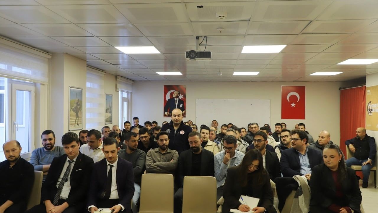 Kütahya'da Yesevi Yurdu Değerlendirme Toplantısı — Küçük: 'Gençlere Daha Güçlü Hizmet'