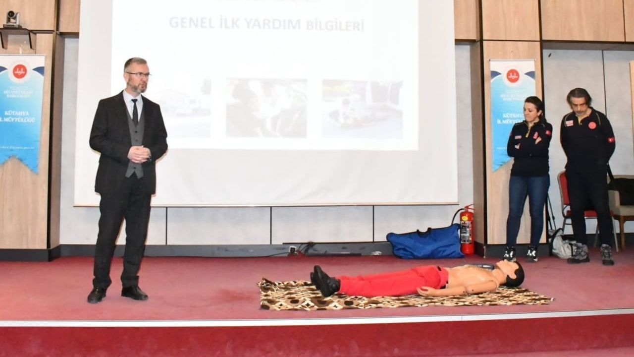 Kütahya İl Müftülüğü'nde Personele Temel İlk Yardım Eğitimi