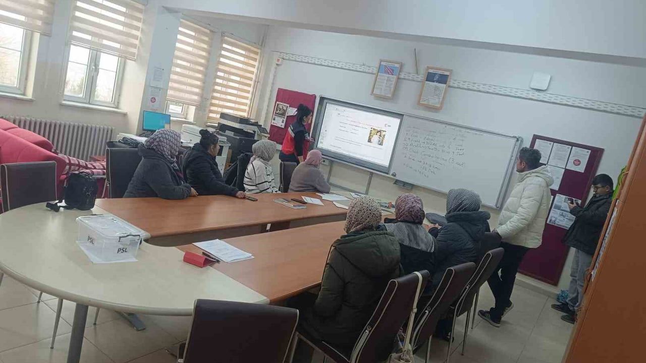 Kütahya Pazarlar'da Okul Kantinleri İçin Özel Hijyen Eğitimi