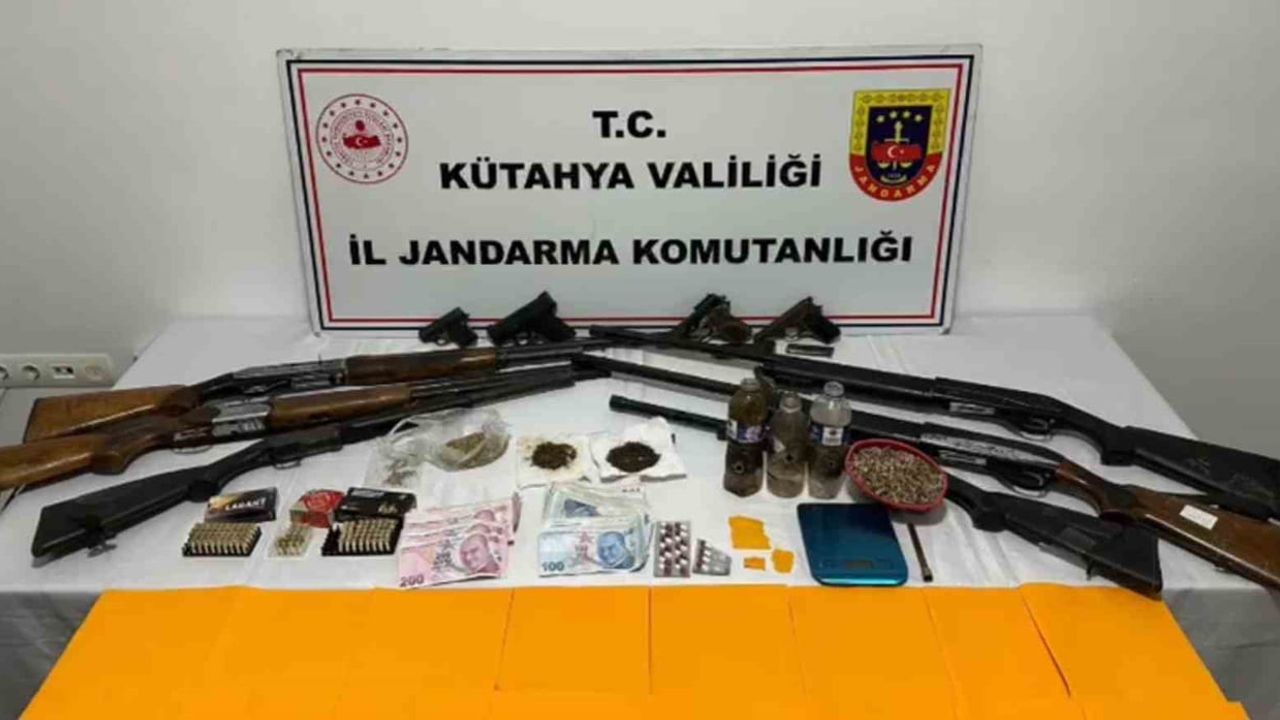 Kütahya Simav'da Uyuşturucu ve Silah Operasyonu: 14 Gözaltı