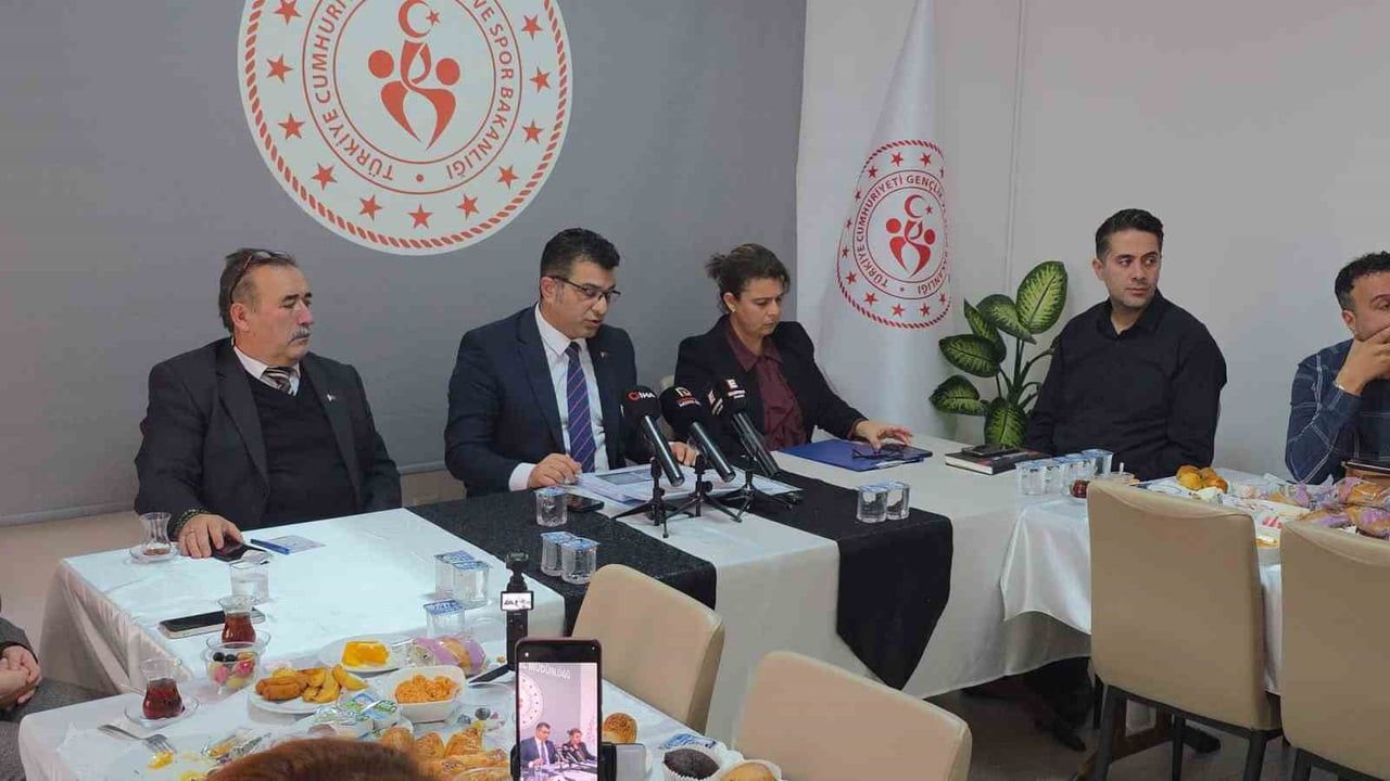 Kütahya sporda Türkiye 2'ncisi, yurt hizmetlerinde 6'ncı sıraya yükseldi