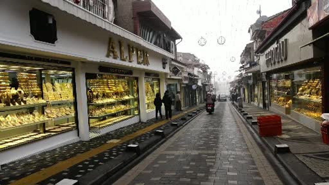 Kütahyalı Sarraf İsmail Alper: 'Altın Her Zaman Güvenli Liman' — 7 bin'den 9 bin'e Beklenti