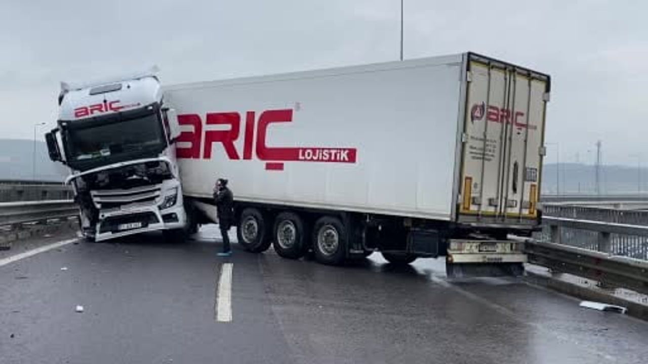 Kuzey Marmara Otoyolu'nda Sağanak: Tır Makasladı, Yol Kısa Sürede Açıldı