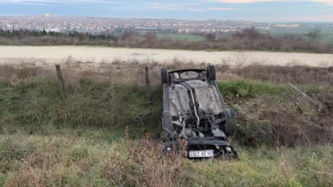 Lüleburgaz'ta Trafik Kazası: Otomobil Şarampole Yuvarlandı, 1 Yaralı
