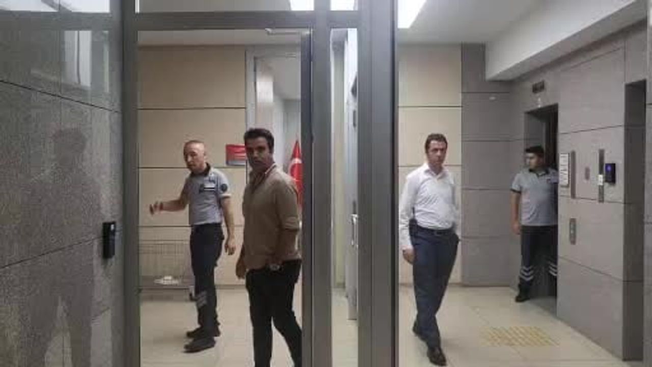 Mabel Matiz hakim karşısında: 'Perperişan' şarkısı dava konusu