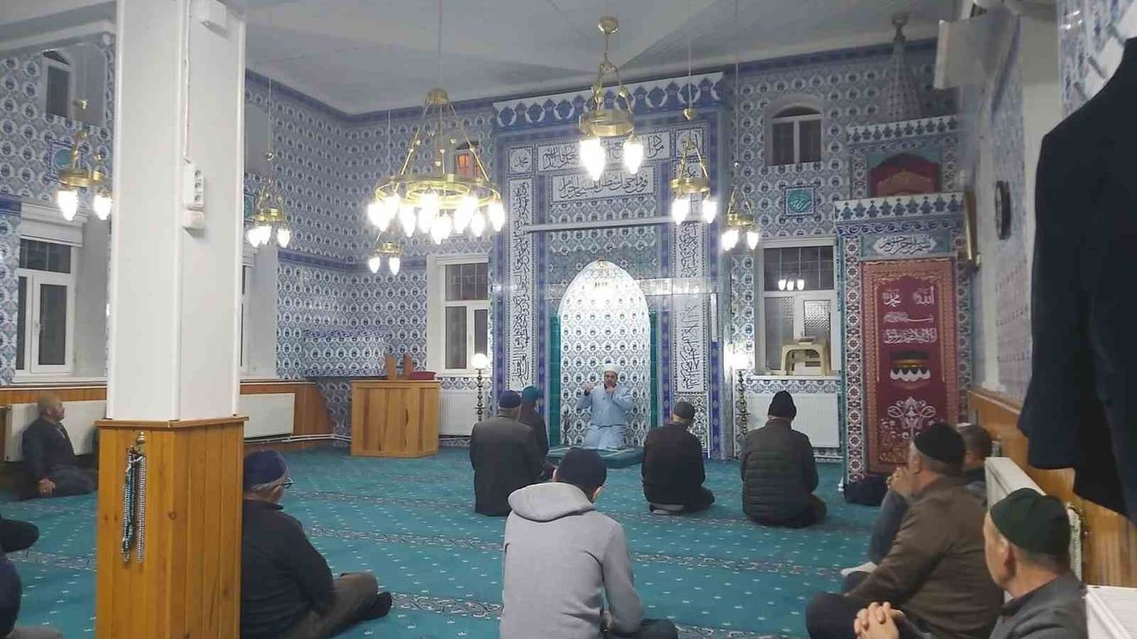 Maden Camii'nde Yatsı Namazı Buluşması — Müftü Şahmurat Kaya Sohbeti