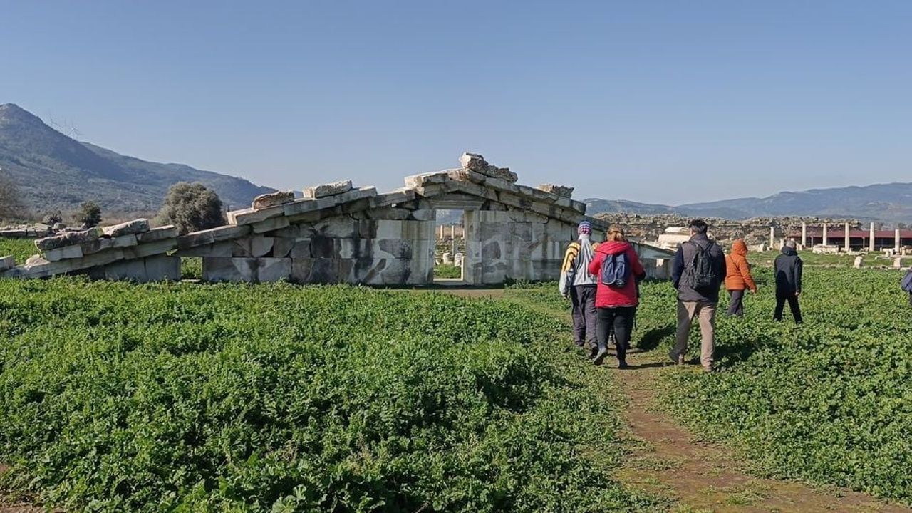Magnesia Antik Kenti'nde Tarih ve Doğa Aynı Rota — EKODOSD Etkinliği