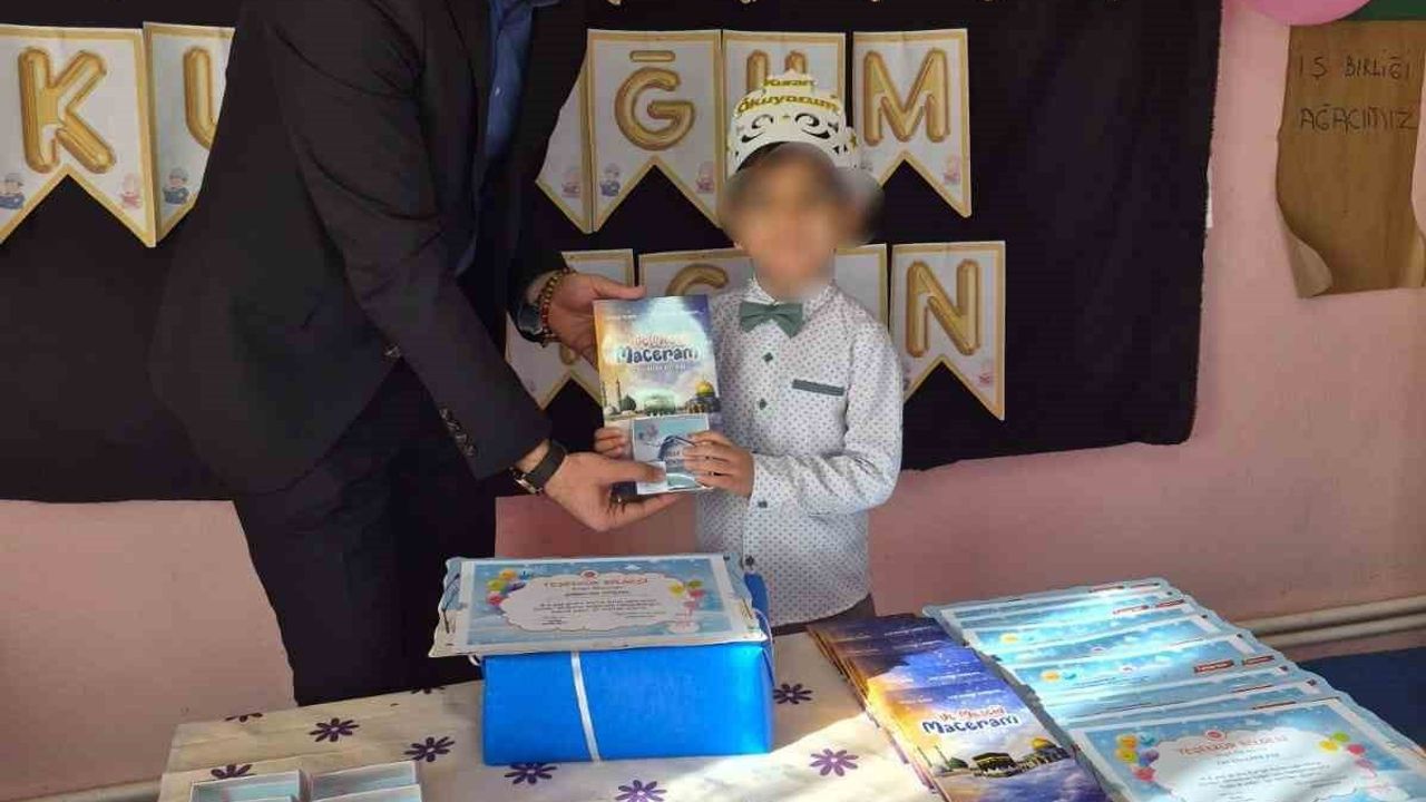Mahmudiye'de Miniklere Kur’an-ı Kerim’e Geçiş ve Karne Merasimi