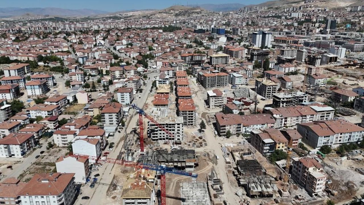 Malatya'da deprem davaları: 16 sanığa hapis, 5 tutuklama