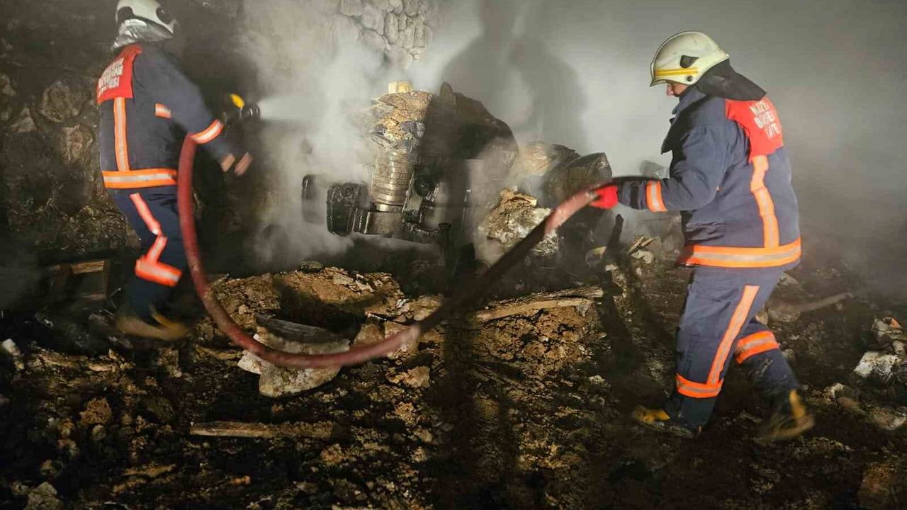 Malatya'da Ev Yangını: Hekimhan Kurşunlu'da İkamet Kullanılamaz Hale Geldi