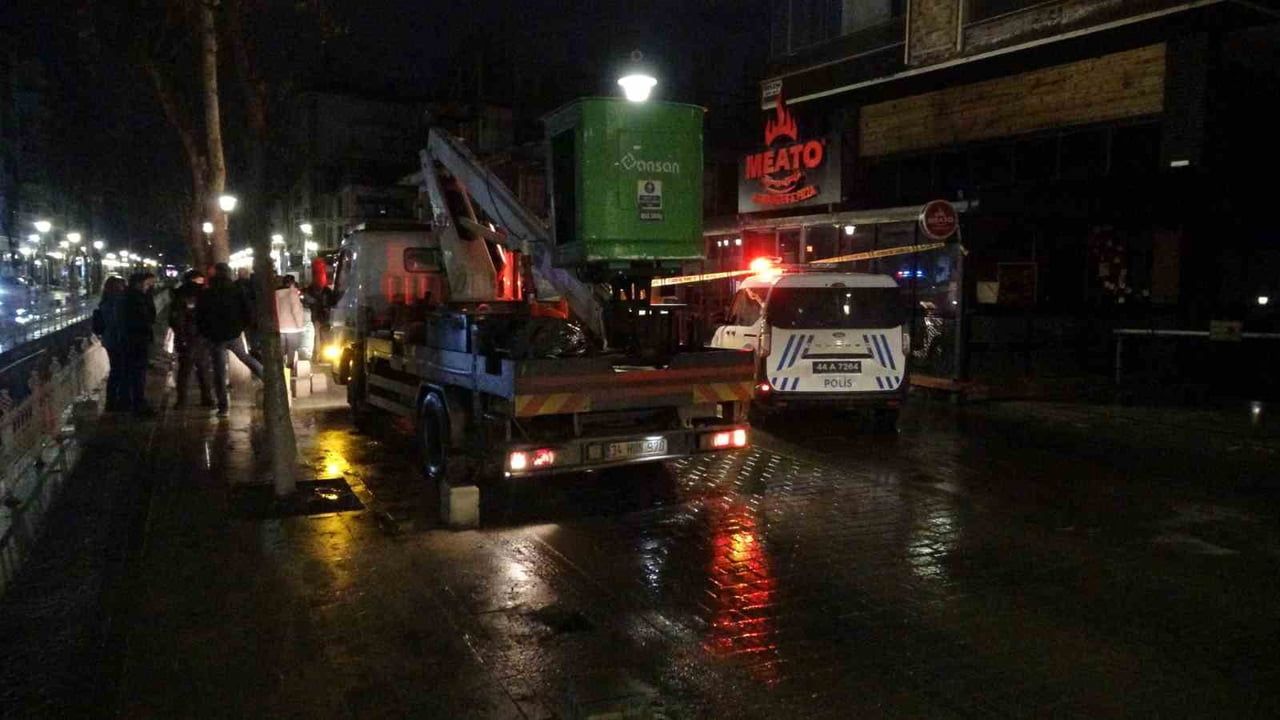 Malatya'da İstinat Duvarı Çökmesi: 6 Katlı Bina Tahliye Edildi