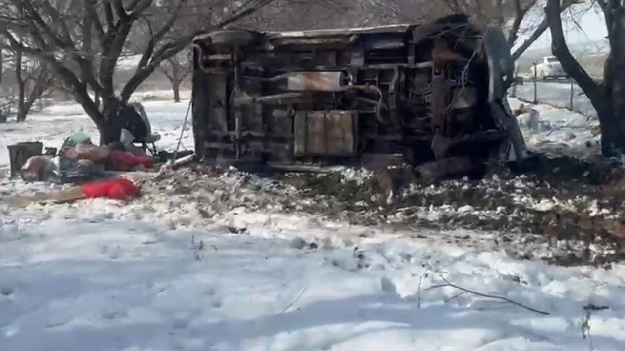Malatya'da Minibüs Kontrolden Çıktı, Kayısı Bahçesine Uçtu: 1 Yaralı