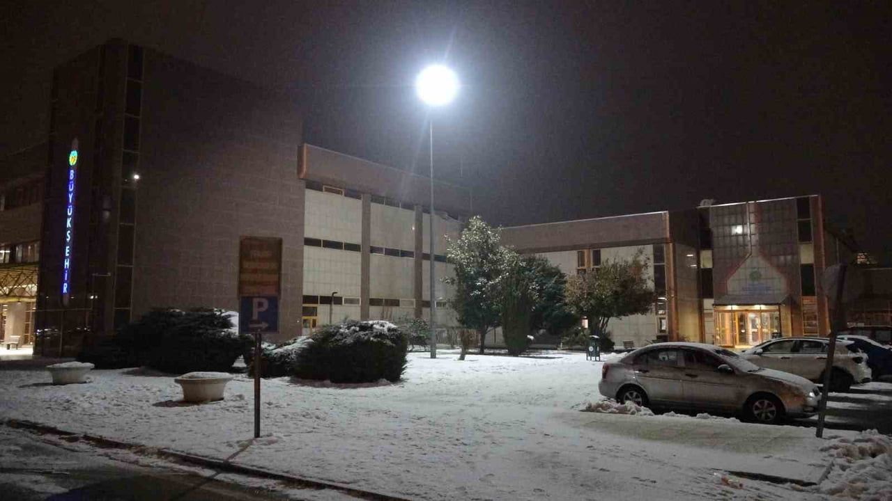 Malatya'da Yoğun Kar: Otobüs Seferleri Geçici Olarak Durduruldu