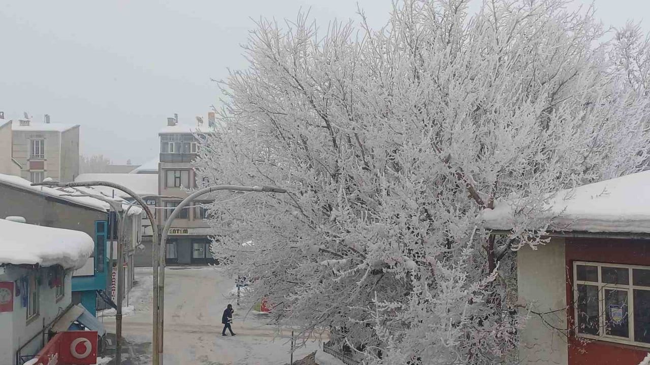 Malazgirt’te Kırağı Şöleni: Kartpostallık Kış Manzarası