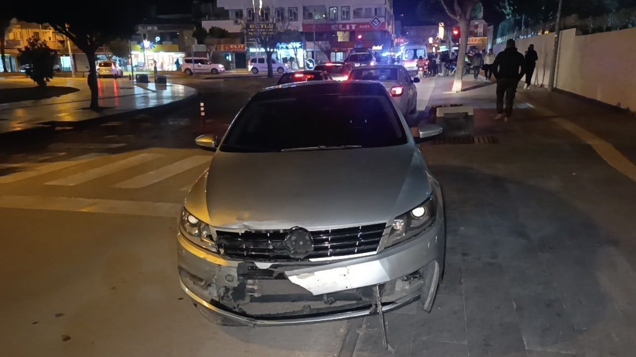 Manavgat'ta dönüş yasağında kaza: Motosiklet sürücüsü yaralandı