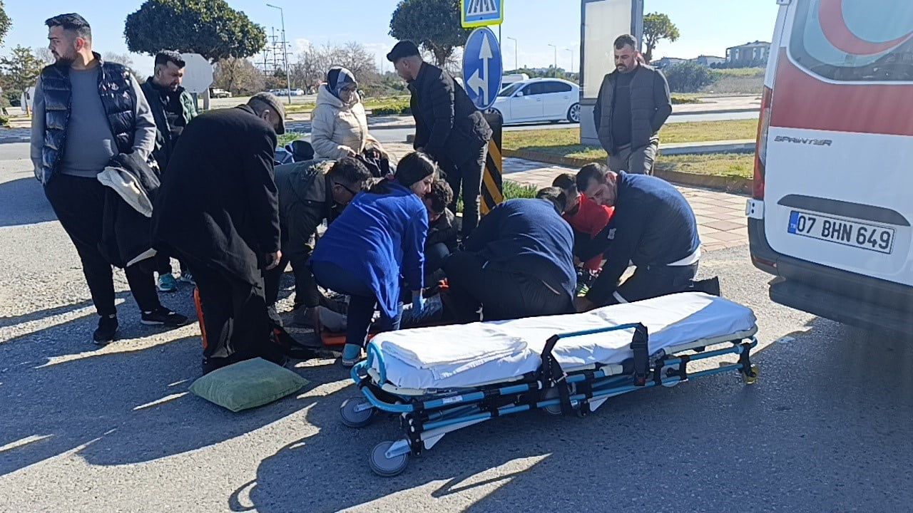 Manavgat'ta Motosiklet Devrildi: Sürücü Tayfun Gültenkin Yaralandı