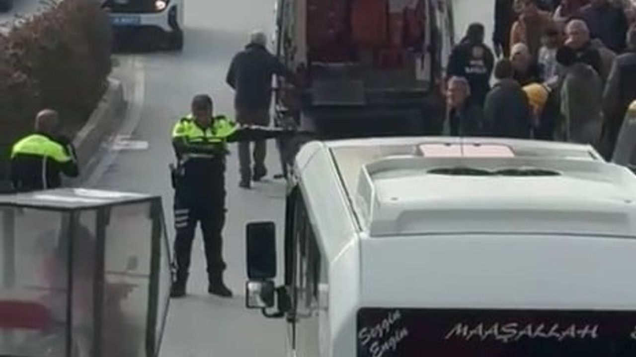 Manavgat’ta Ters Yönden Gelen Motosikletle Otomobil Çarpıştı: 1 Yaralı