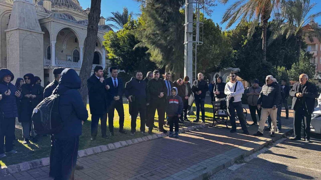 Manavgat’ta Umre Yolcuları Dualarla Uğurlandı