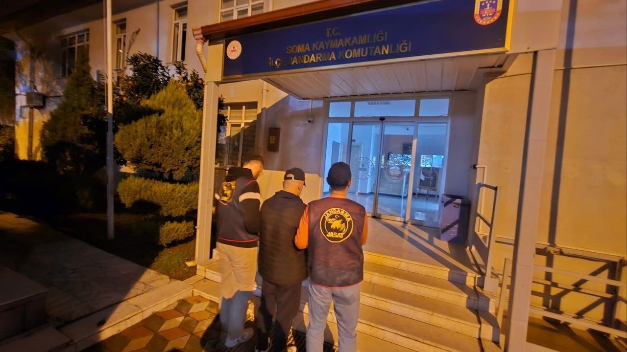 Manisa'da 3 Ayrı Suçtan Aranan Hükümlü Jandarma Tarafından Yakalandı