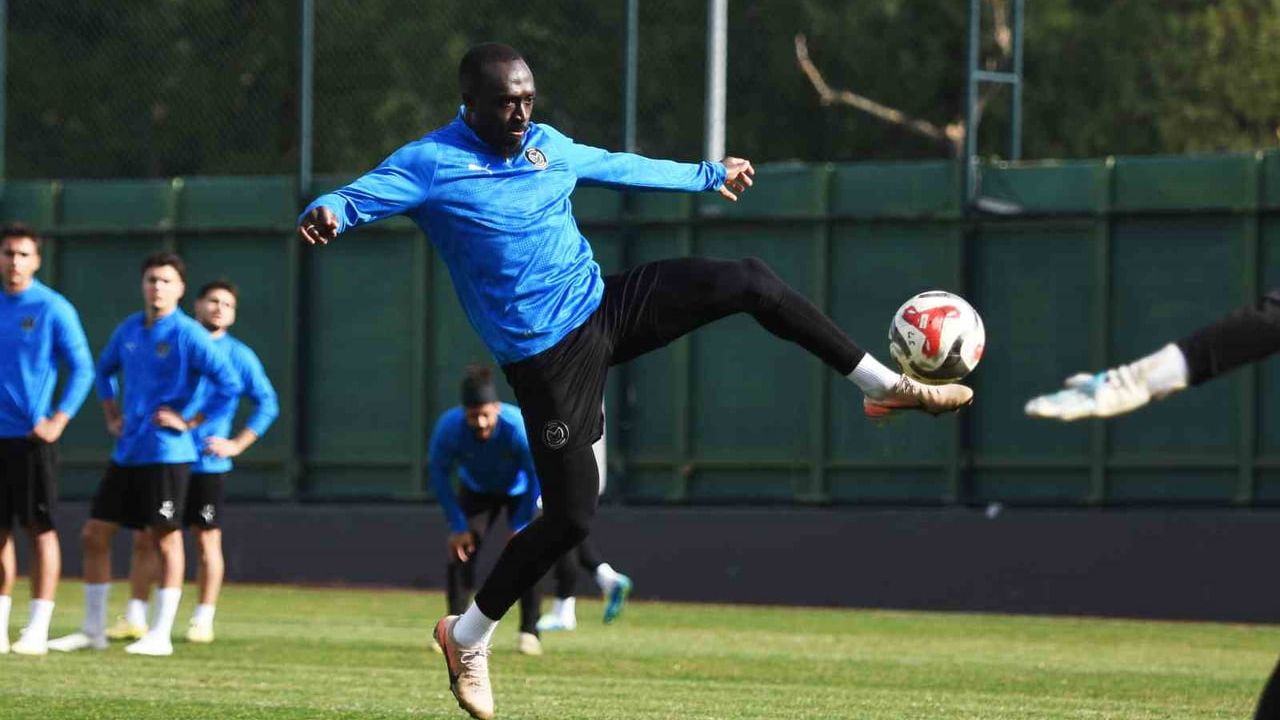 Manisa FK, Ümraniyespor Maçı İçin Hazırlıklarını Sürdürüyor