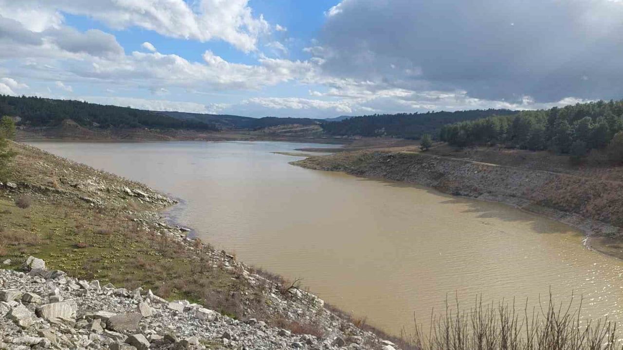 Manisa Sarıgöl'de Yağışlar Barajlarda Su Seviyesini Yükseltti, Çiftçiler Rahatladı