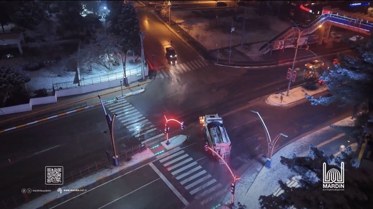 Mardin'de Karla Mücadele 7/24: Büyükşehir 62 Araç, 168 Personel İle Seferber
