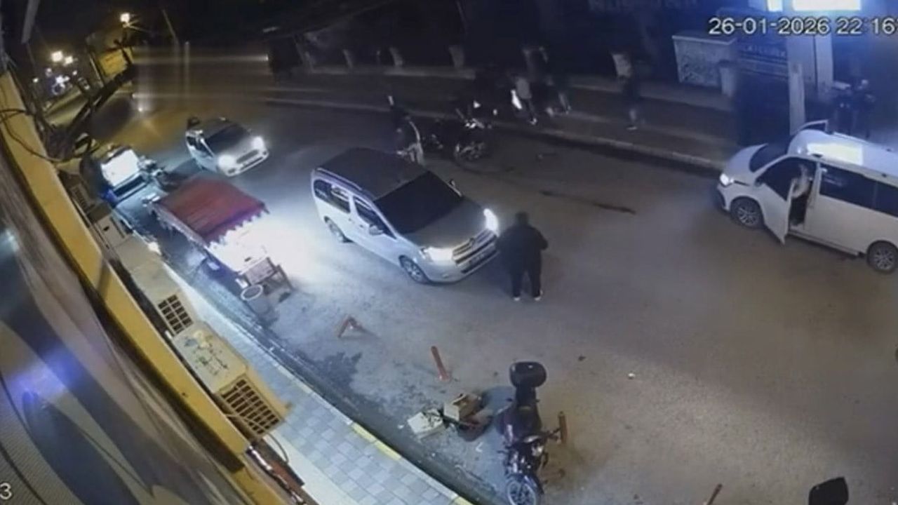 Mardin Nusaybin'de Motosiklet Kazası: 3 Ağır Yaralı — Kaza Kamerada